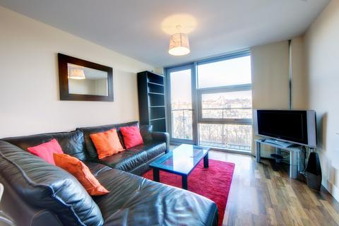 2 bedroom flat to rent, Lime Square, Quayside,