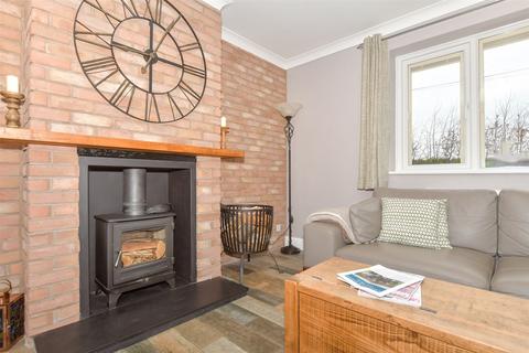 27b The Downs, Chartham, Canterbury, CT4 7PS
