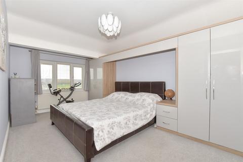 27b The Downs, Chartham, Canterbury, CT4 7PS
