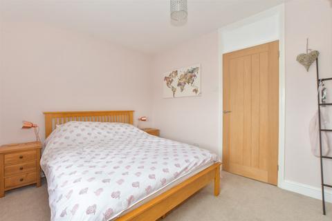 27b The Downs, Chartham, Canterbury, CT4 7PS