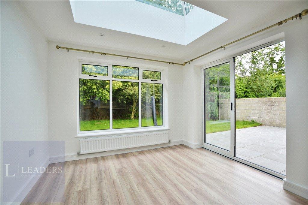 Kitchen/Living Area