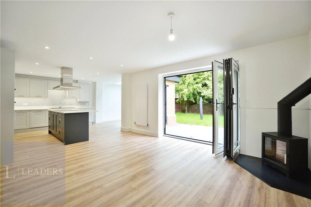 Kitchen/Living Area