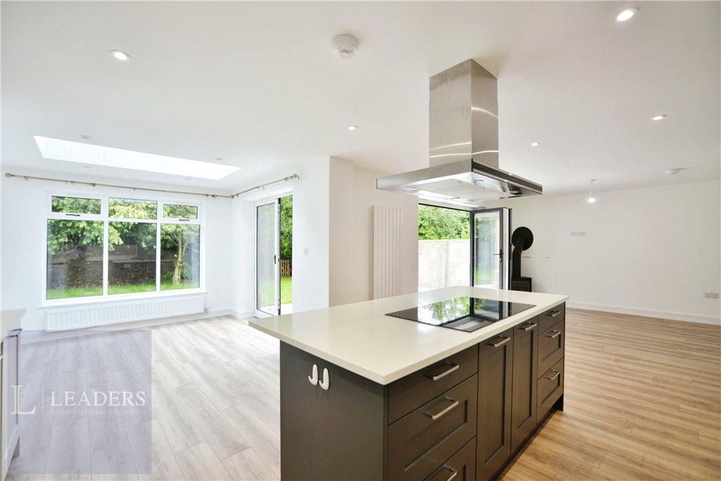 Kitchen/Living Area