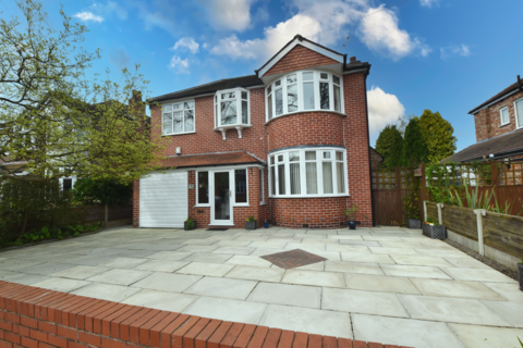 4 bedroom detached house for sale - Thirlmere Road, Flixton, M41
