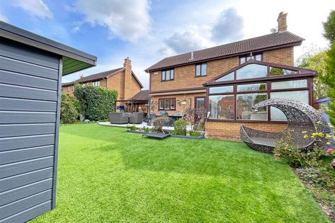 4 bedroom detached house for sale, Gresham Drive, West Hunsbury, Northampton