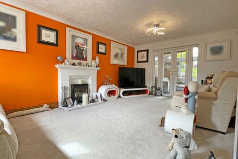 1 Gresham Drive, Northampton, NN4 9SB