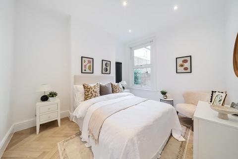 2 bedroom flat for sale, Kay Road, Clapham