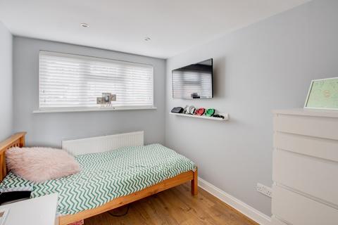 10 Westfields, Catshill, Bromsgrove, B61 9HJ