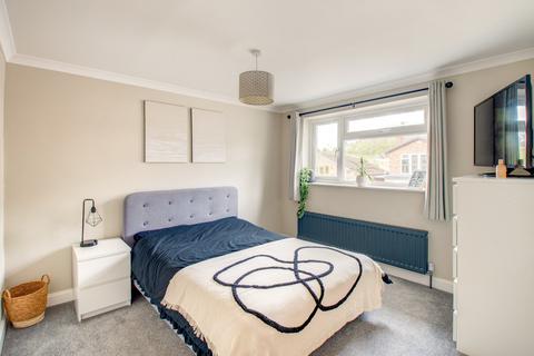 10 Westfields, Catshill, Bromsgrove, B61 9HJ