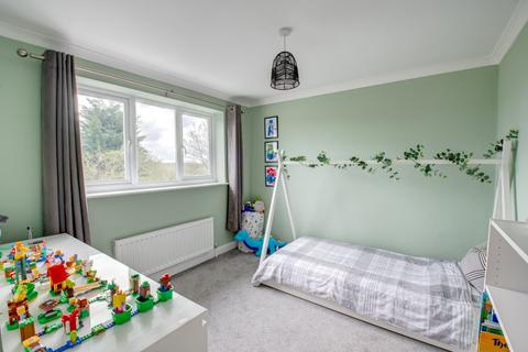 10 Westfields, Catshill, Bromsgrove, B61 9HJ