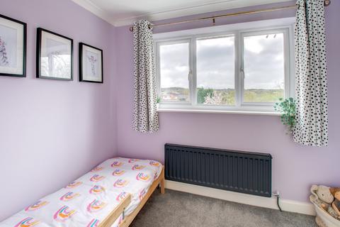 10 Westfields, Catshill, Bromsgrove, B61 9HJ