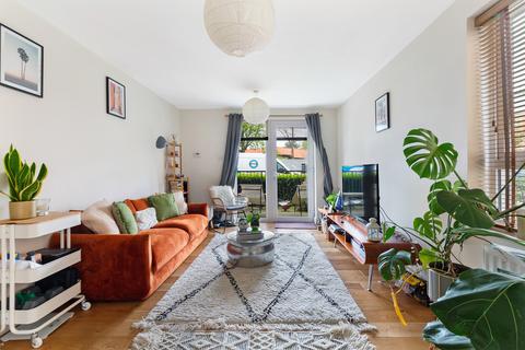 2 bedroom apartment for sale, Limerick Close, Balham