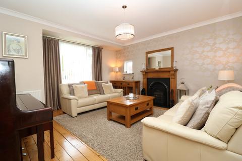 3 bedroom detached house to rent, Ravelston Road, Bearsden, Glasgow, East Dunbartonshire, G61