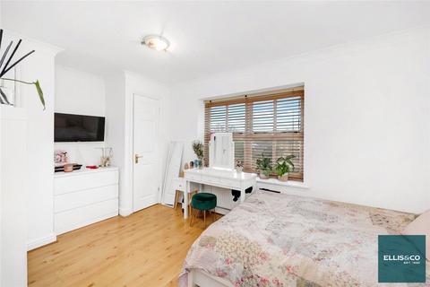 Hampton Close, Friern Barnet, N11