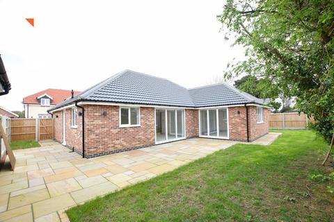 3 bedroom detached bungalow for sale, The Meadows, Little Clacton