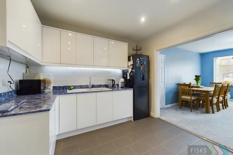 19 Berkeley Lane, Canvey Island, SS8 0BT
