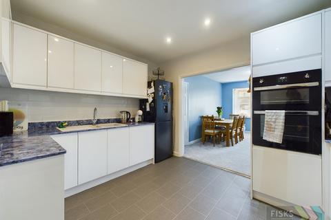 19 Berkeley Lane, Canvey Island, SS8 0BT
