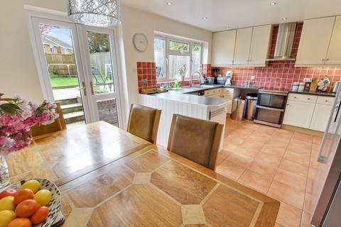 4 bedroom semi-detached house for sale, Godstow Close, Woodley