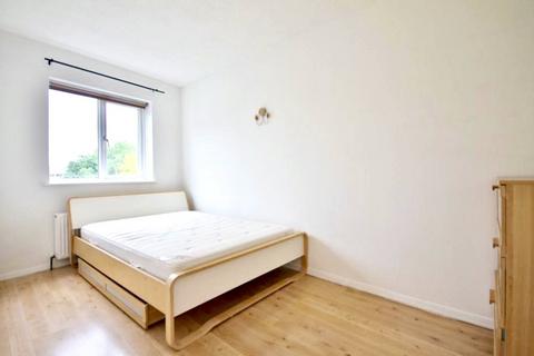 2 bedroom apartment for sale, Chiswick Road, London, W4