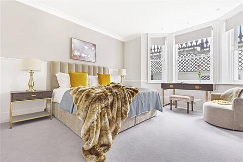 3 bedroom apartment to rent, Observatory Gardens, Kensington, W8