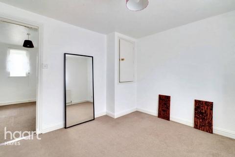 25 Gade Close, Hayes, UB3 3PY