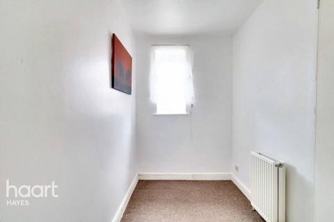 25 Gade Close, Hayes, UB3 3PY