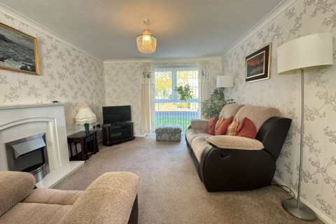 2 bedroom ground floor flat for sale, Brentwood Court, Southport, PR9 9JW