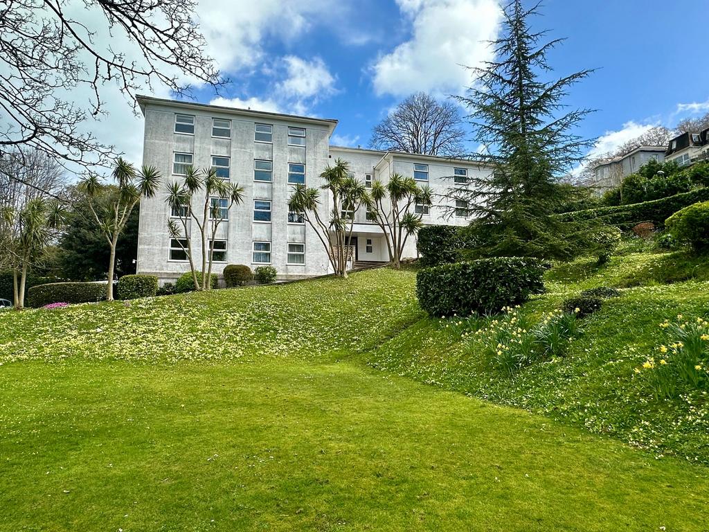 Wellswood, Torquay 2 bed apartment for sale £189,950