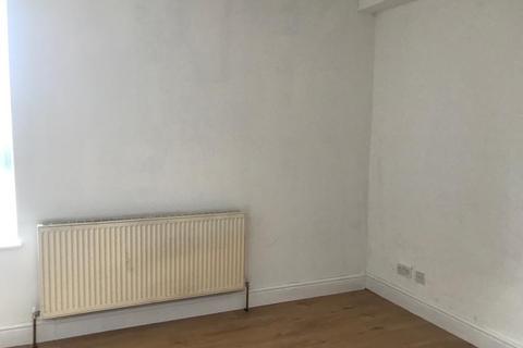 Studio to rent, High Street, Wealdstone HA3