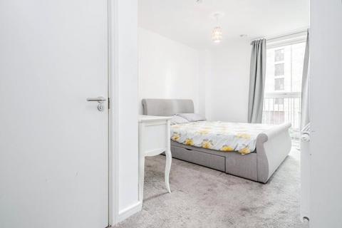 3 bedroom apartment for sale, Alma Road, Ponders End, Enfield, EN3