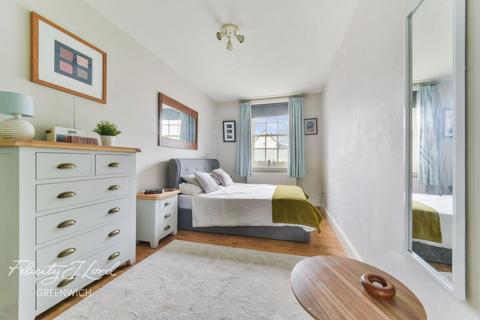 1 bedroom flat for sale, Brant House, Blackheath Road, London, SE10 8PD