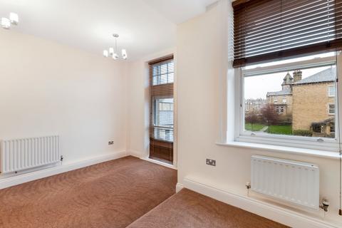 3 bedroom flat for sale, Jackson Walk, Menston, Ilkley, West Yorkshire, LS29