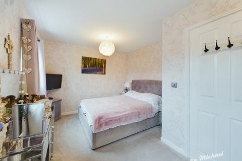 3 bedroom end of terrace house for sale, Swallow Lane, Aylesbury