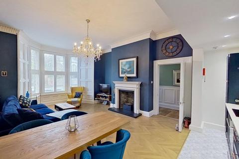 2 bedroom flat to rent, Downie Terrace, Edinburgh, EH12