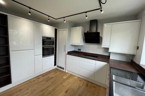 2 bedroom apartment to rent, Chadley Close, Solihull