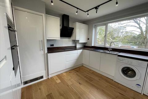 2 bedroom apartment to rent, Chadley Close, Solihull