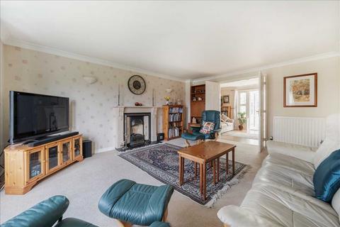 4 bedroom detached house for sale, Skylark Close, Basingstoke