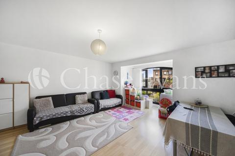 Flat C, 8 Felstead Gardens, London, E14 3BS