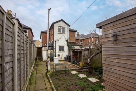 2 bedroom semi-detached house for sale, York Avenue, East Cowes