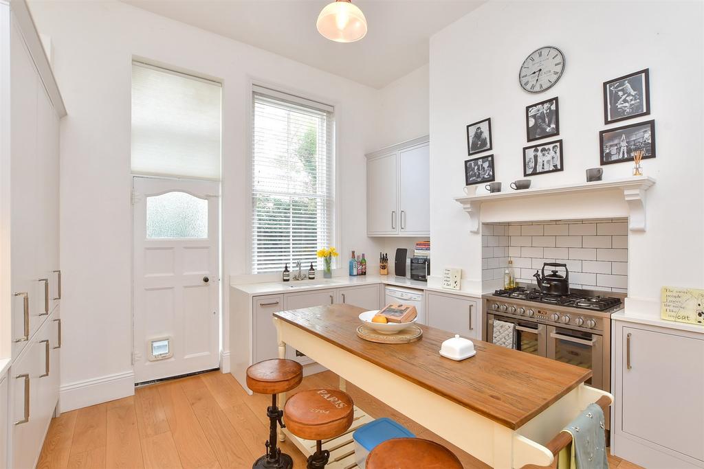 Kitchen/ Breakfast Room