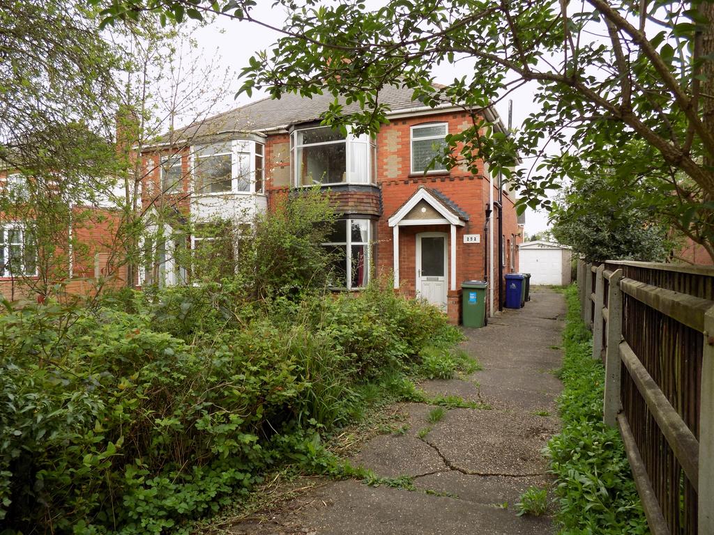 Pelham Road, Immingham DN40 3 bed semidetached house for sale £125,000