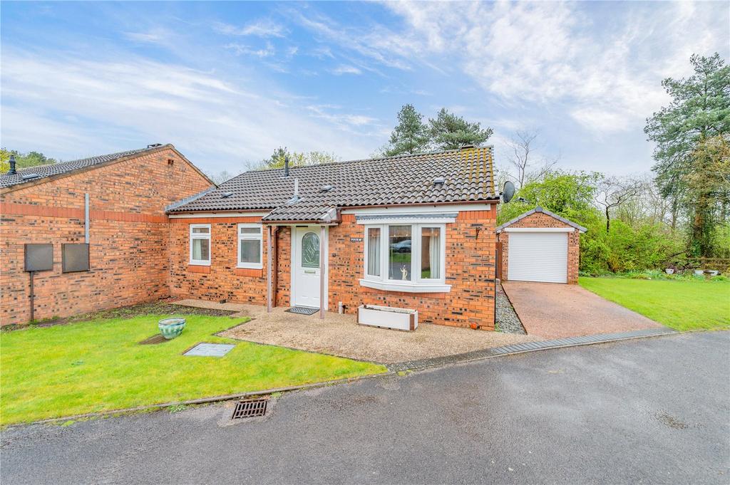 Edward Parry Court, Dawley Bank... 2 bed bungalow for sale £190,000