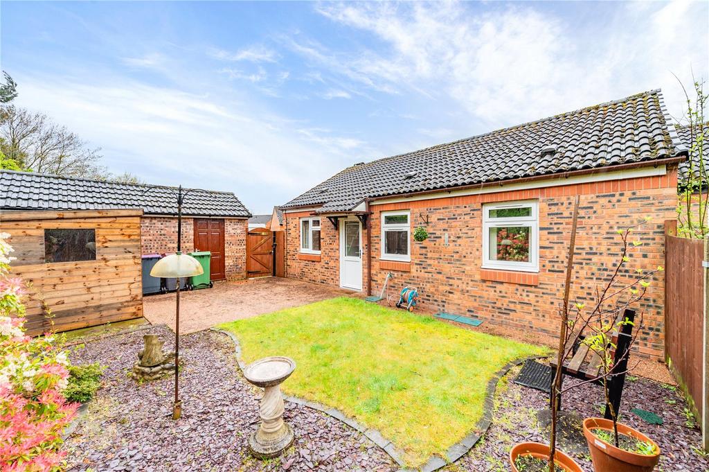 Edward Parry Court, Dawley Bank... 2 bed bungalow for sale £190,000
