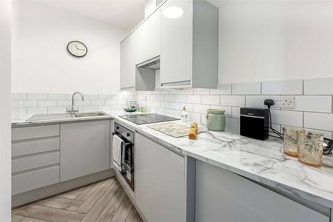 Flat 4, 2 Clun Road, Littlehampton, BN17 7DY