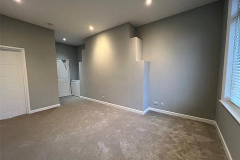 Flat 5, York Towers, 5 Pine Tree Glen, Bournemouth, BH4 9EJ