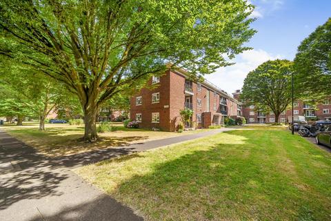 2 bedroom flat for sale, Edensor Gardens, Chiswick