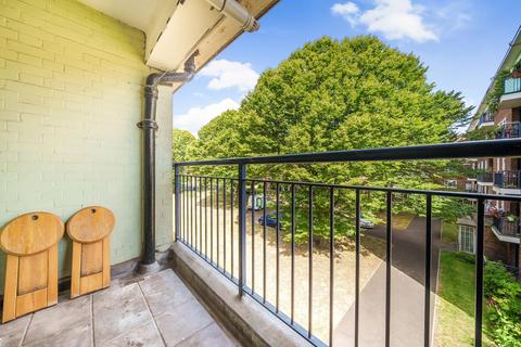 72 Edensor Gardens, London, W4 2RB