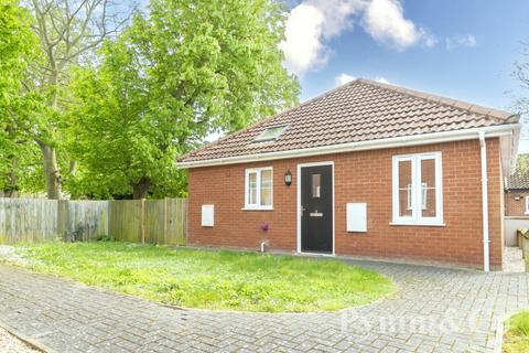 6 bedroom detached house for sale, &   Edward Gambling Court, Norwich NR2