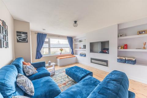 10 Dalton Lane, Burton, Carnforth, LA6 1NG