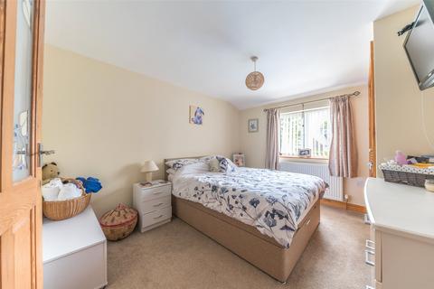 10 Dalton Lane, Burton, Carnforth, LA6 1NG